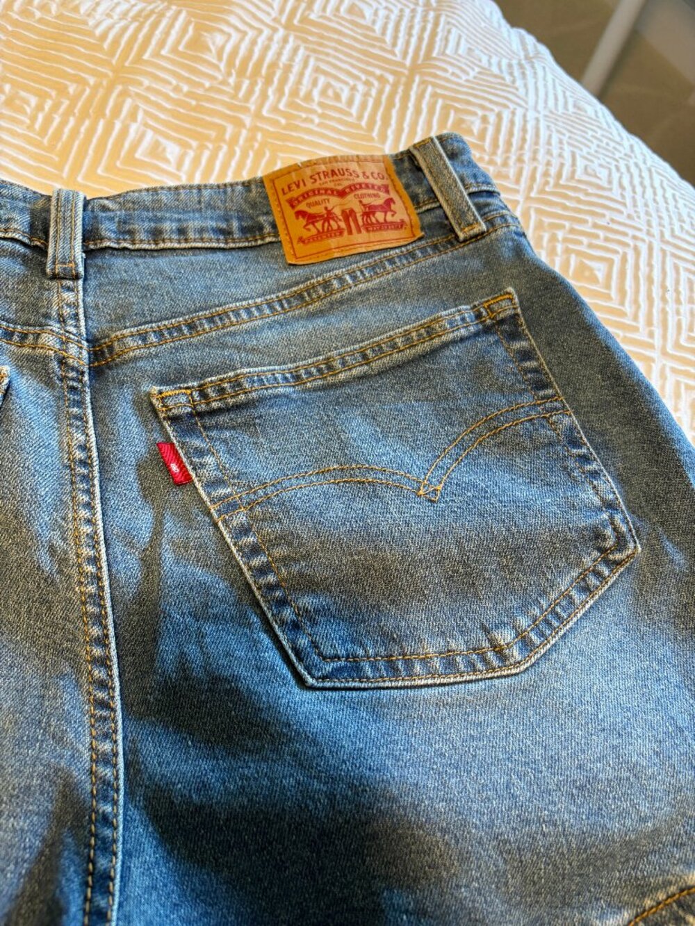 Levi's A-Line Denim Shorts size 29 - Picture 4 of 4
